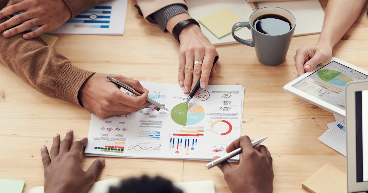 CAIE vs. Edexcel Economics A Level: Which Is Right for You?